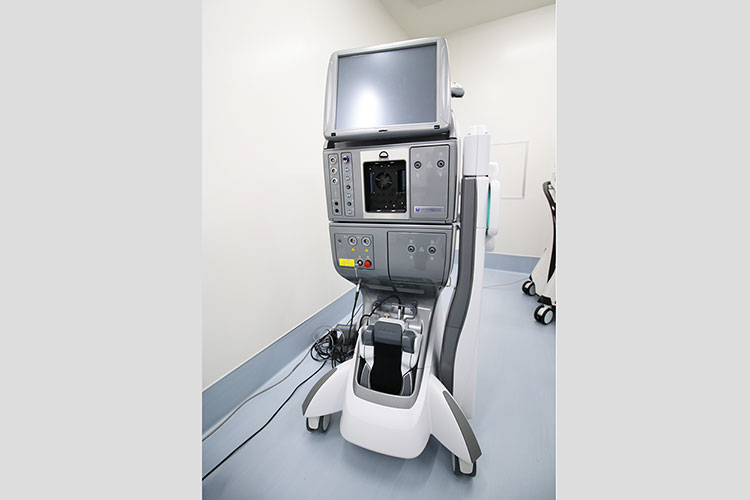 白内障硝子体手術装置（コンステレーションビジョンシステム）